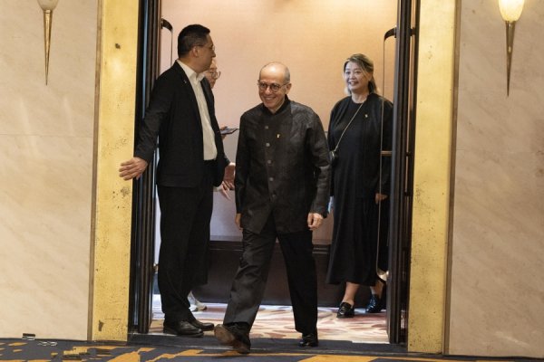天龙配资 城事｜评委亮相、影迷扎堆，上海国际电影节开幕